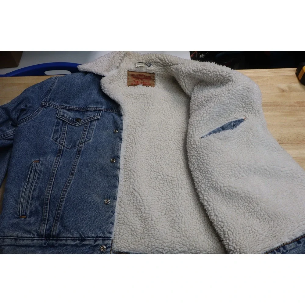 Vintage Levis Trucker Jacket Mens M Medium Blue Denim Sherpa Lined Made USA 90s